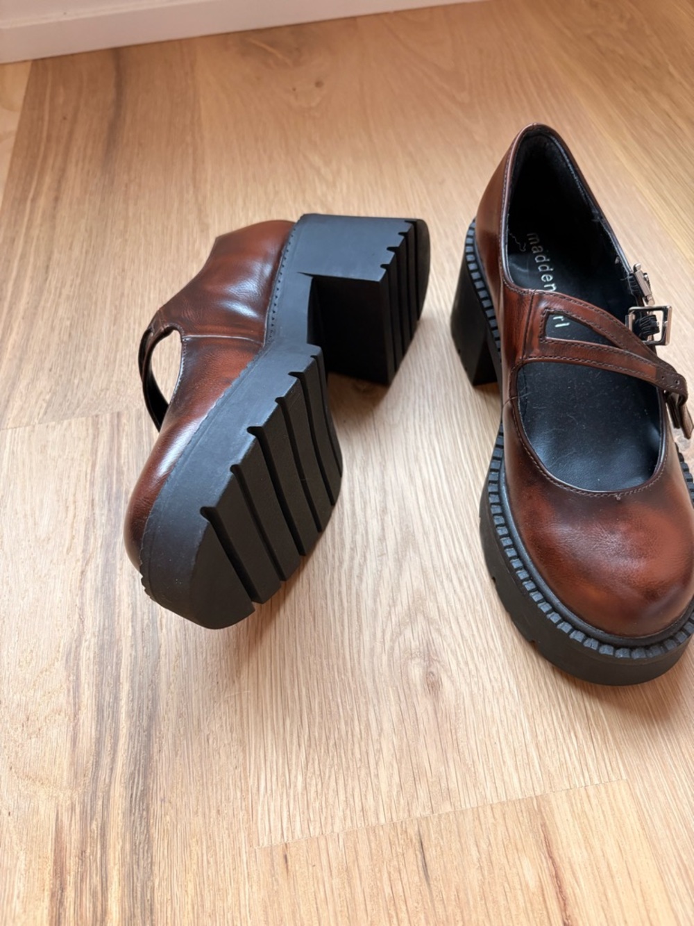 Steve Madden Brown Mary Jane Chunky Heels - Picture 2 of 2